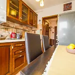 Certo -vibrant And Modern Retreat Apartman Brassó